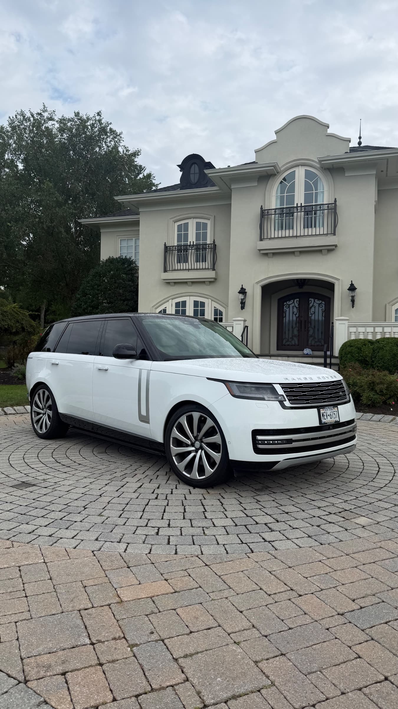2023 Land Rover Range Rover LWB
