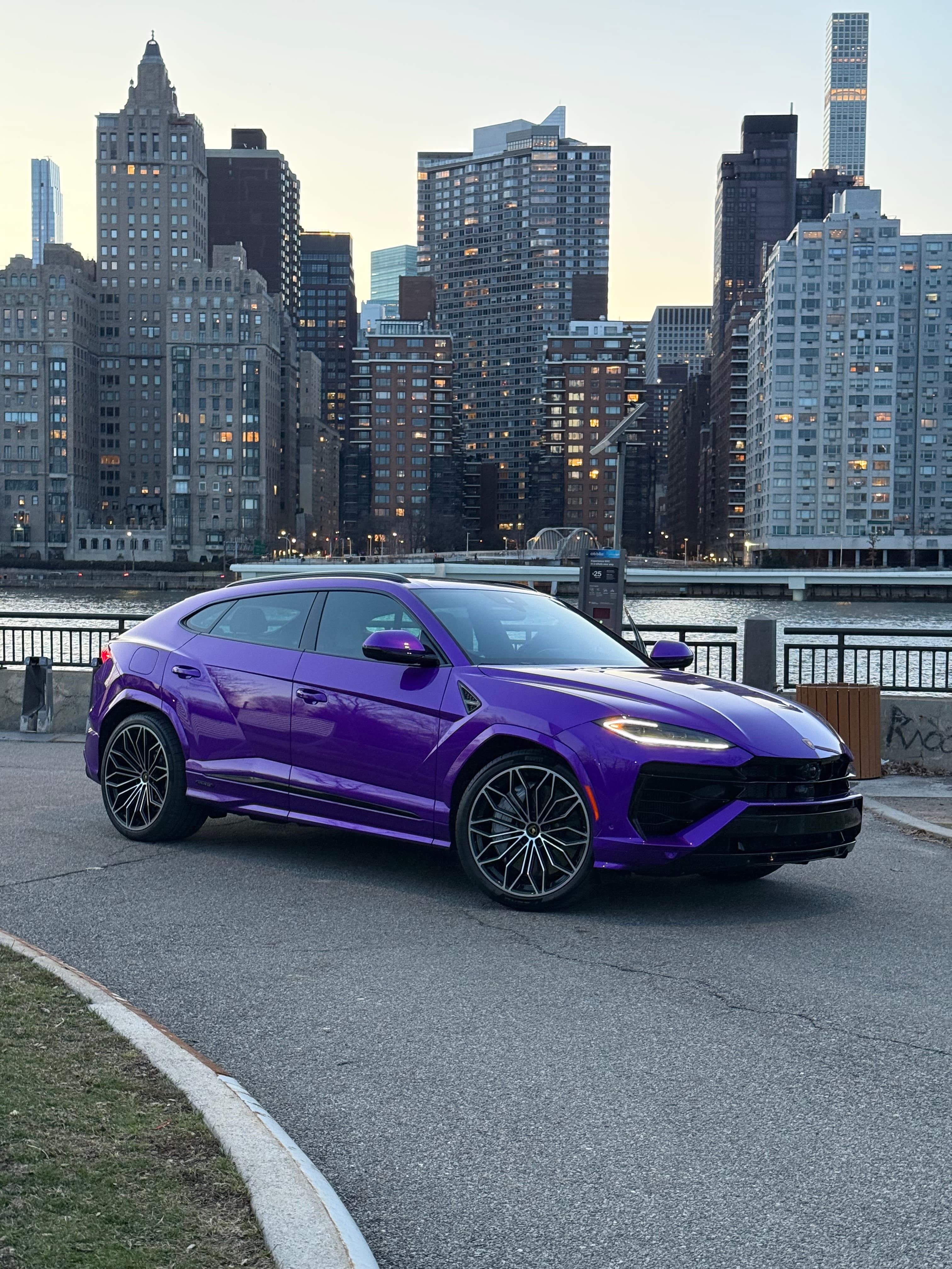 2025 Lamborghini Urus SE